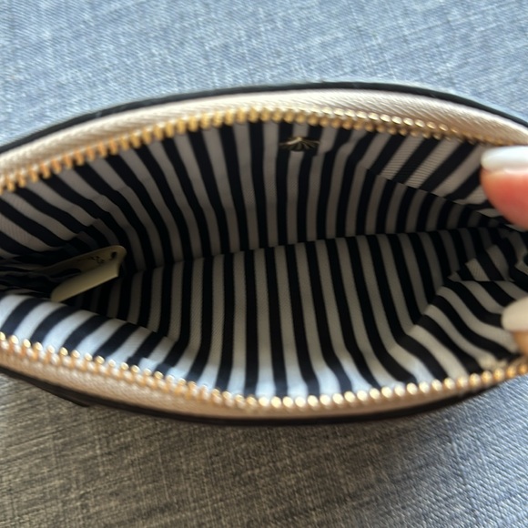 Kate Spade tan pebbled wristlet - Picture 3 of 3
